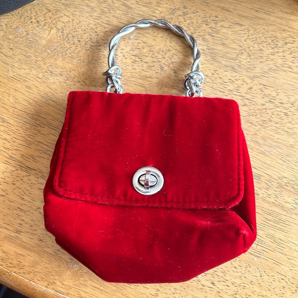 Purse - Picture 1 of 3